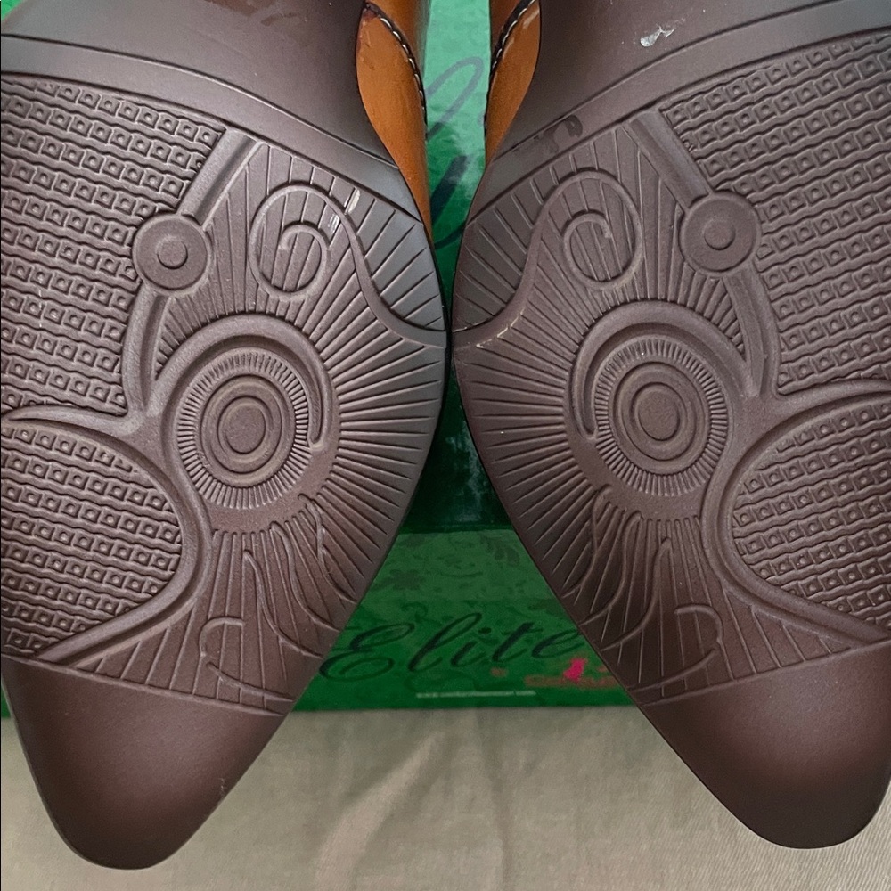 Elite Brown Leather Embroidered Slip-On Mules - Picture 6 of 12